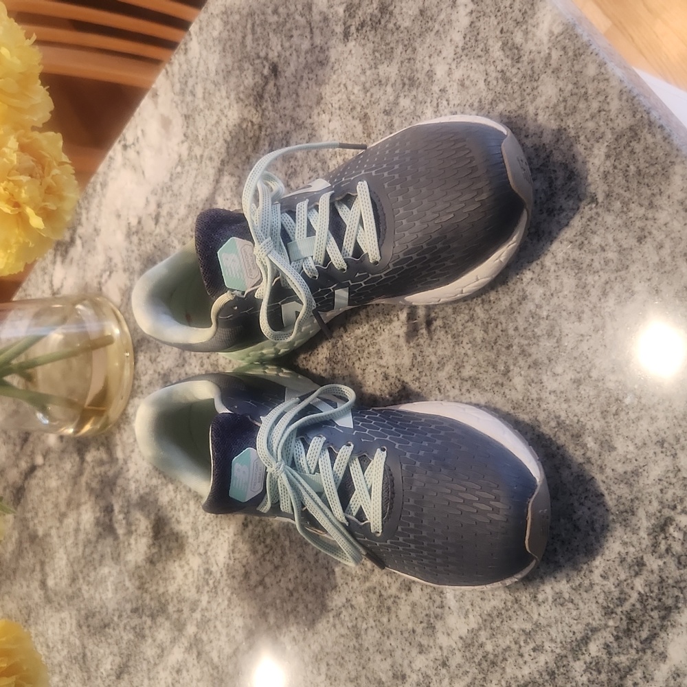 NEW BALANCE SNEAKERS